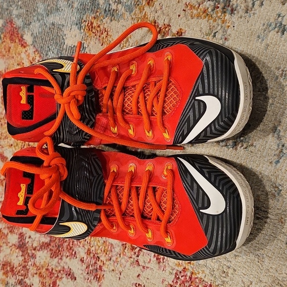 Nike Zoom LeBron Soldier VIII Premium “Bright Crimson” - Picture 2 of 4